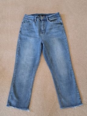 Royalty For Me Vintage Stretch High Rise Crop Denim Size 14 Blue Jeans Frayed